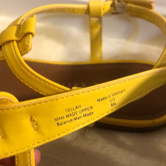 Kelly & Katie Tellah Yellow Sandal - Picture 6 of 8